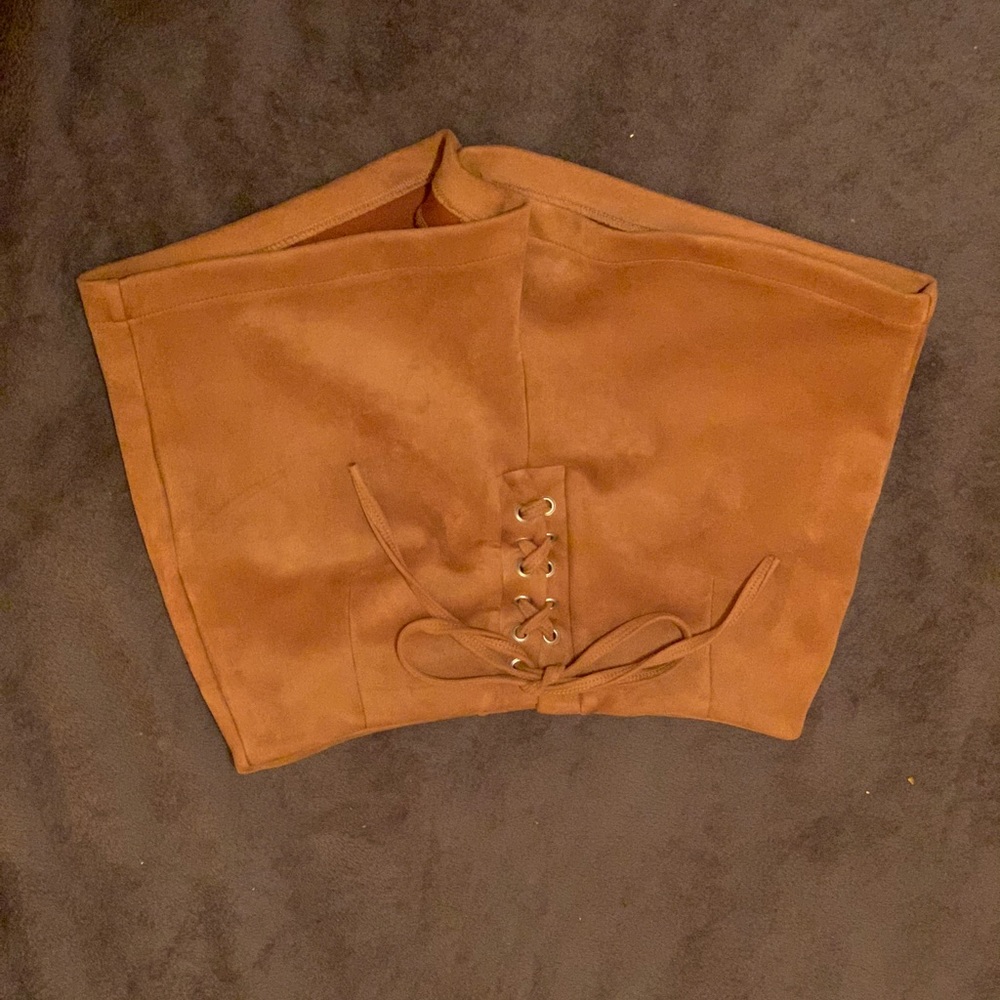 Lace up brown suede shorts